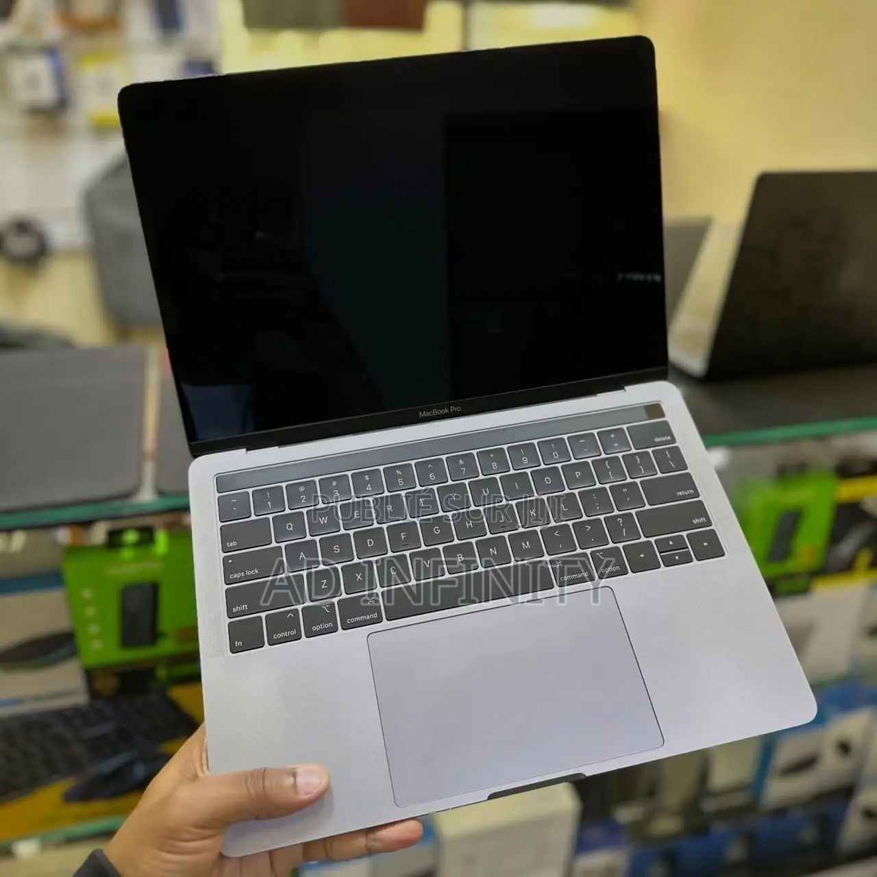 Nouveau Apple MacBook Pro 2019 16GB Intel Core i7 SSD 512GB
