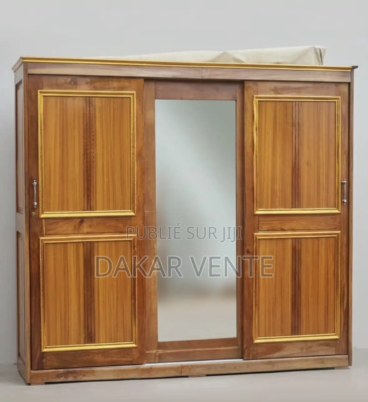Armoire Quatres Battants Coulissant en Bois Solides