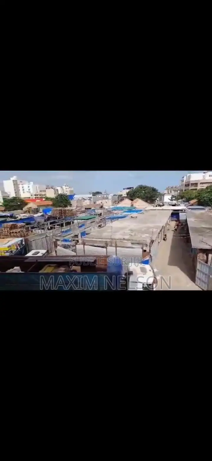 Terrain De Superficie 5585 M2 À Vendre À Dakar Plateau