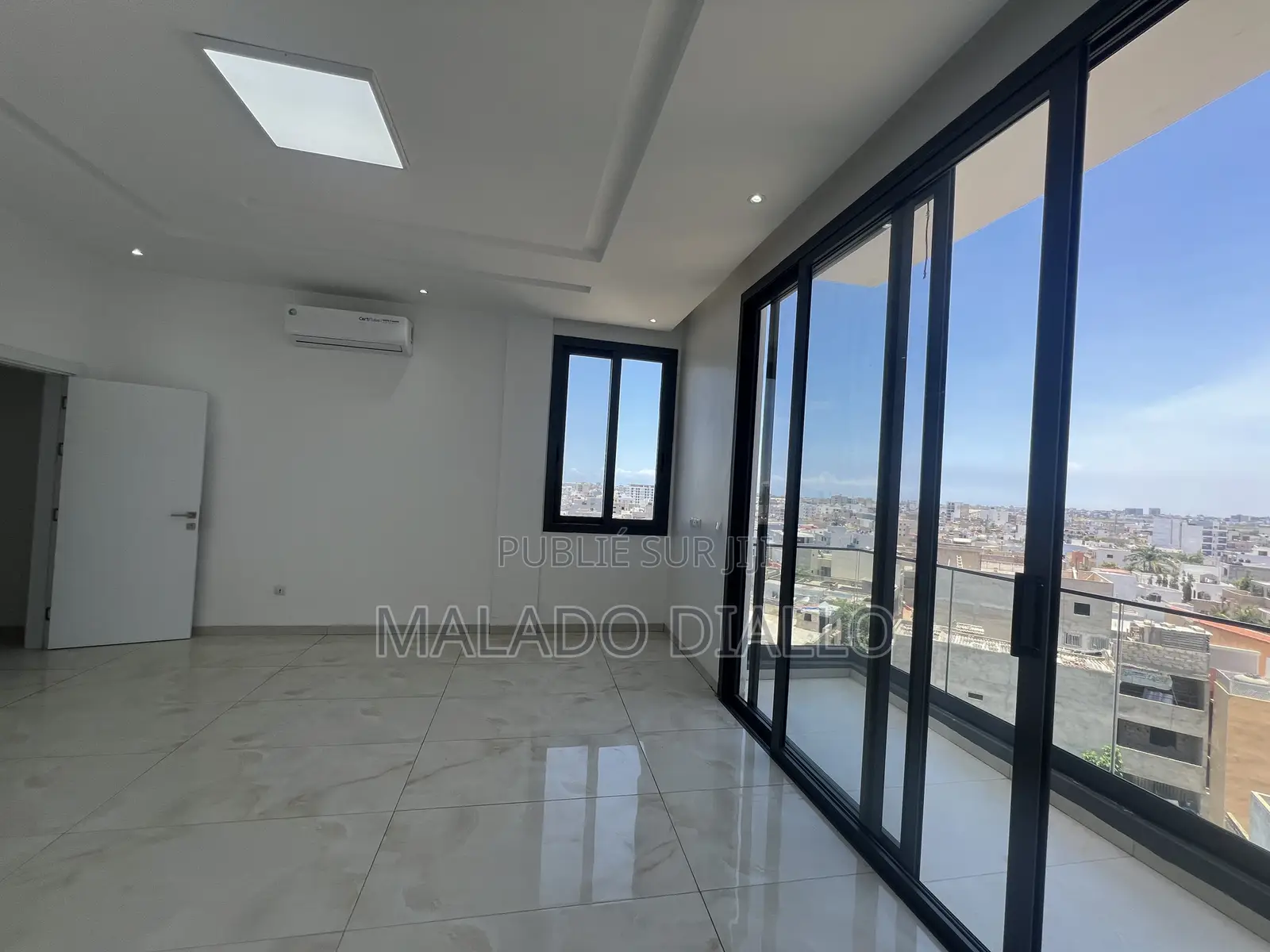 3chbre Appartement dans Buildings Africa, Ouakam à Louer