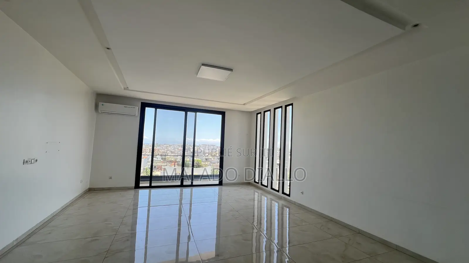 3chbre Appartement dans Buildings Africa, Ouakam à Louer