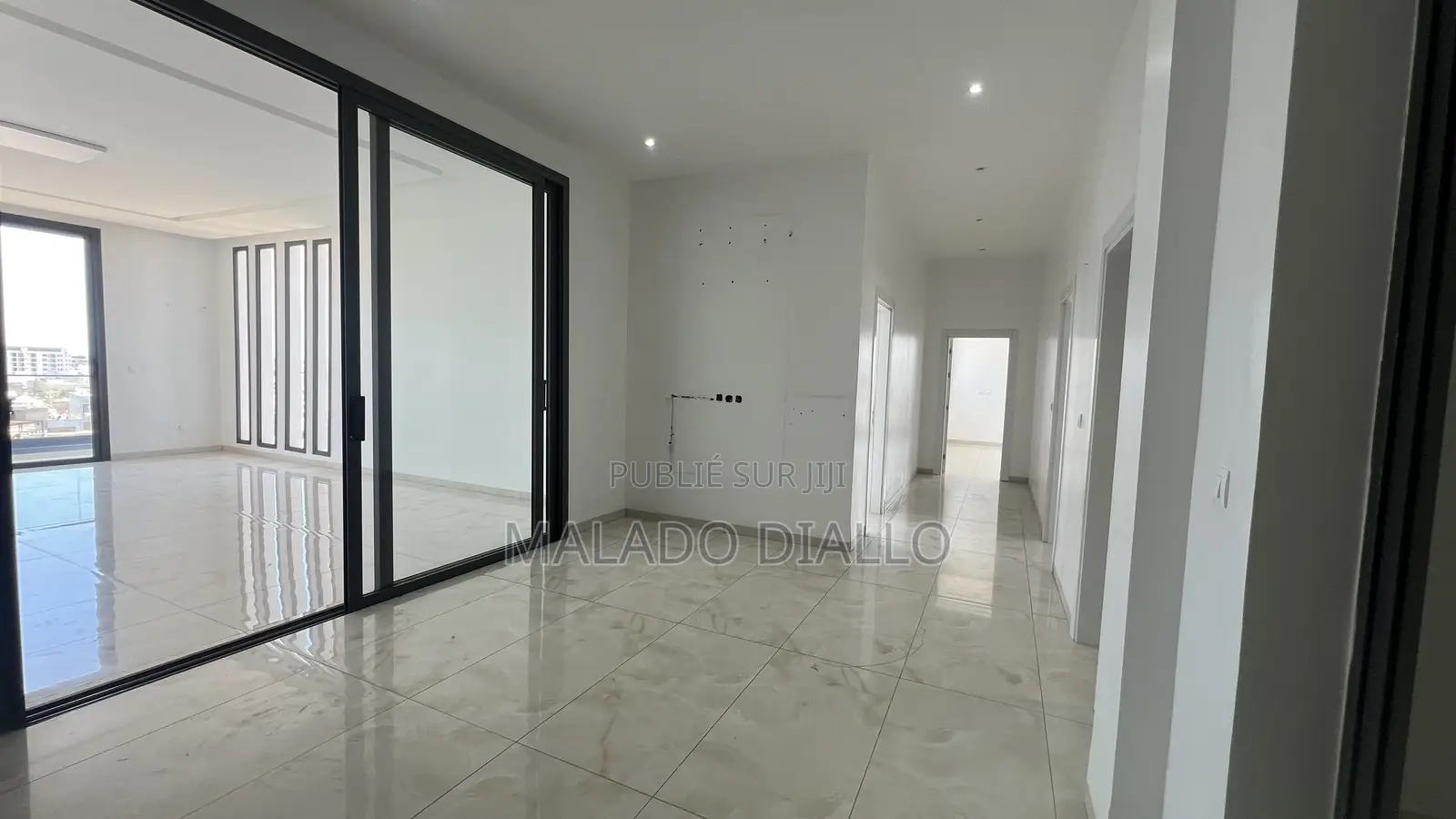 3chbre Appartement dans Buildings Africa, Ouakam à Louer