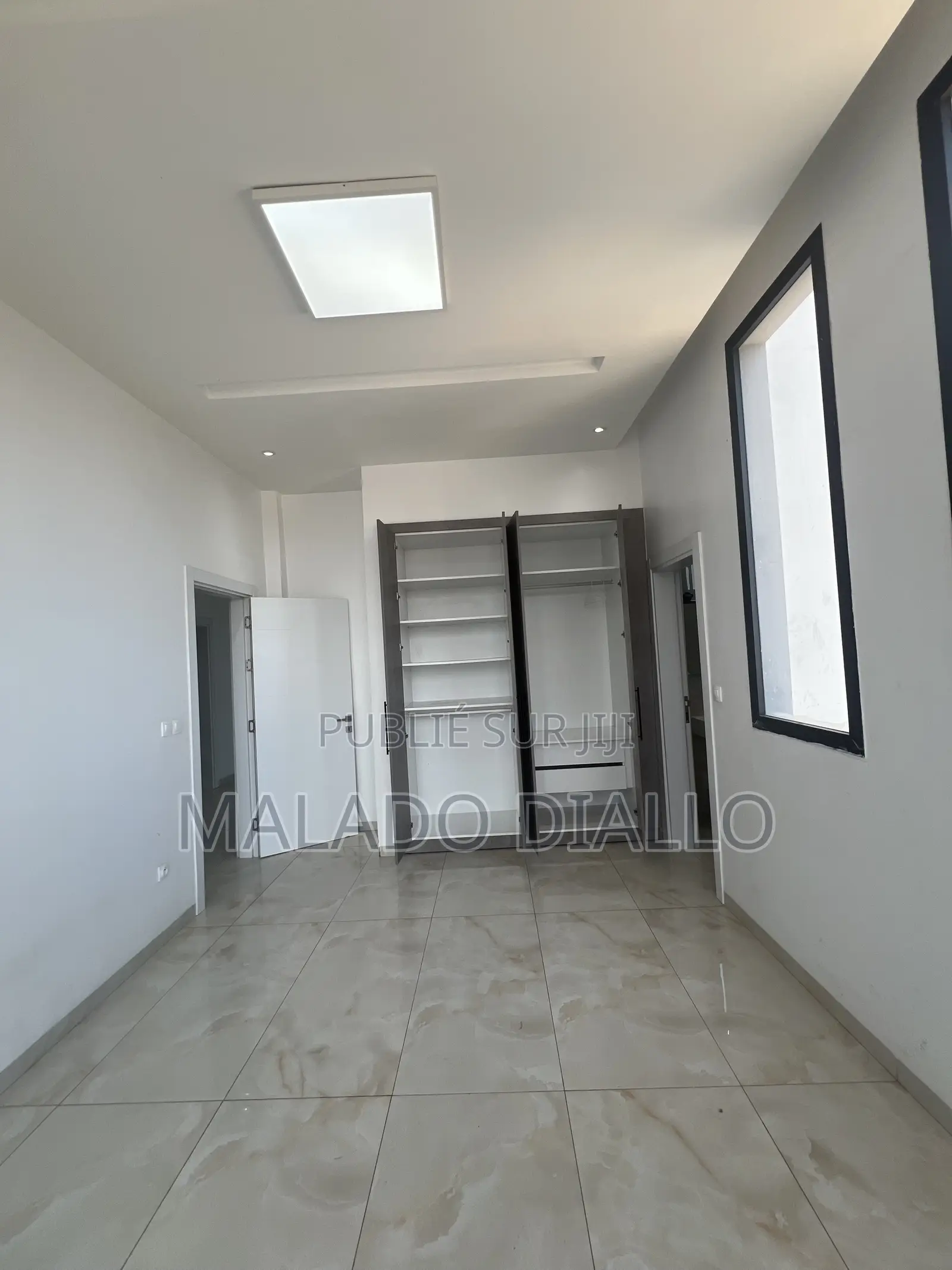 3chbre Appartement dans Buildings Africa, Ouakam à Louer