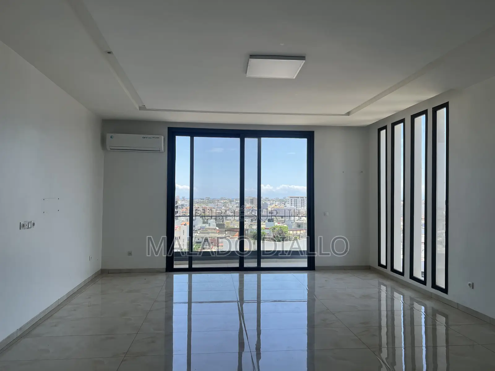 3chbre Appartement dans Buildings Africa, Ouakam à Louer