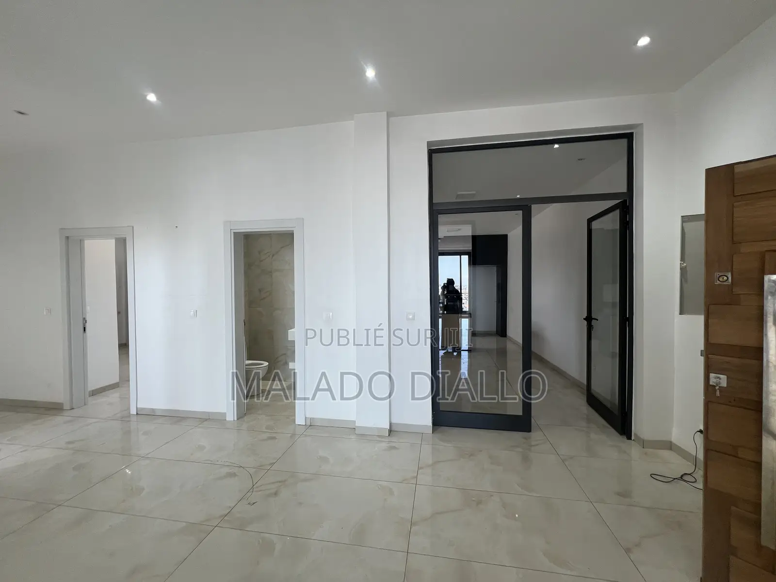 3chbre Appartement dans Buildings Africa, Ouakam à Louer