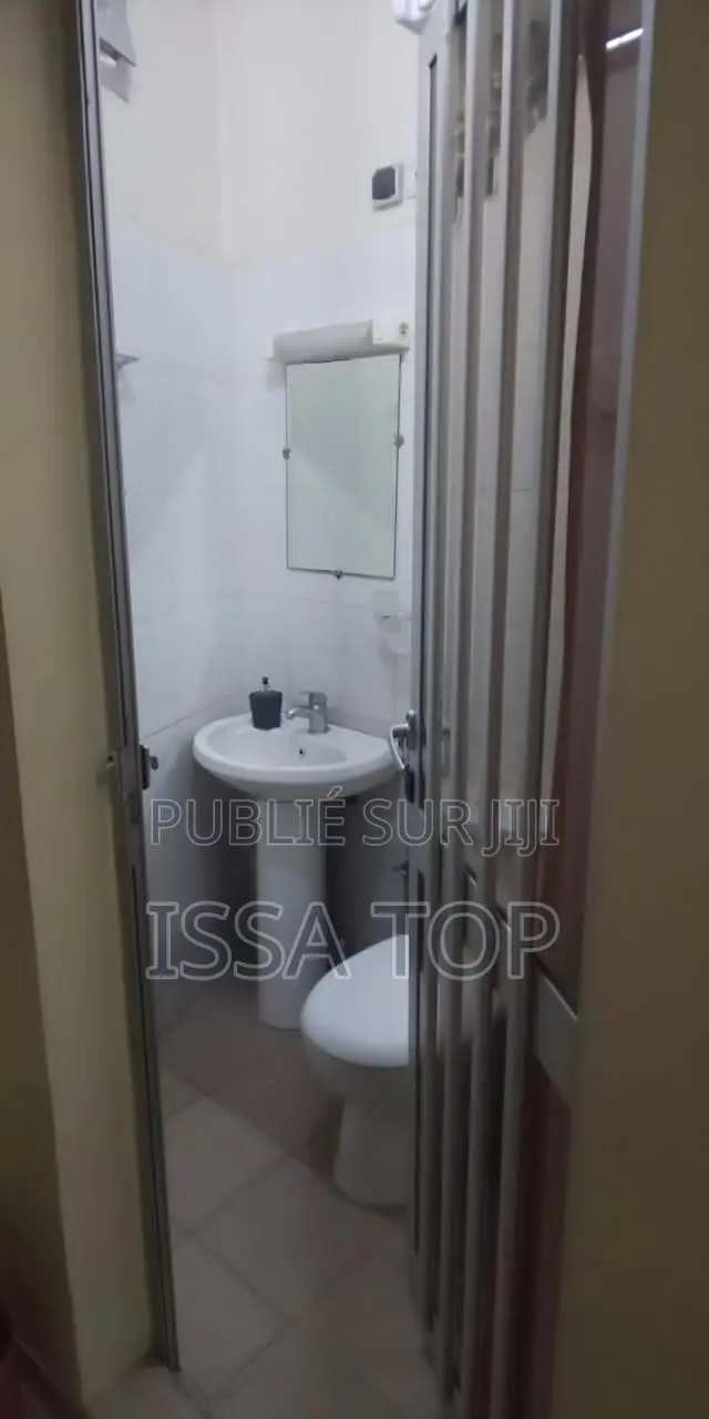 Chambre Meublée Climatisée a HLM GRAND YOFF