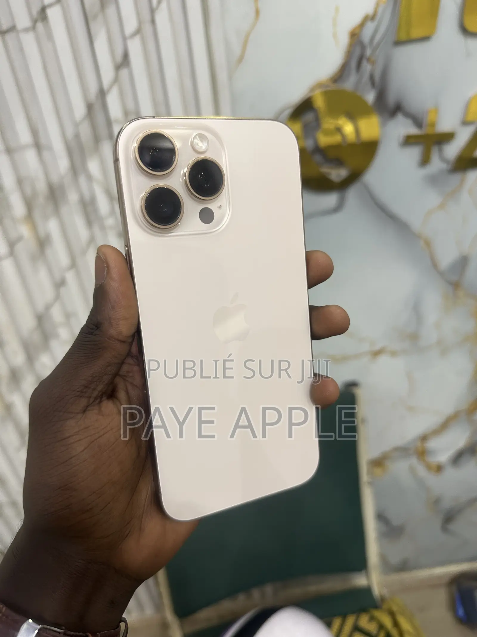 Nouveau Apple iPhone 16 Pro Max 256 GB Doré