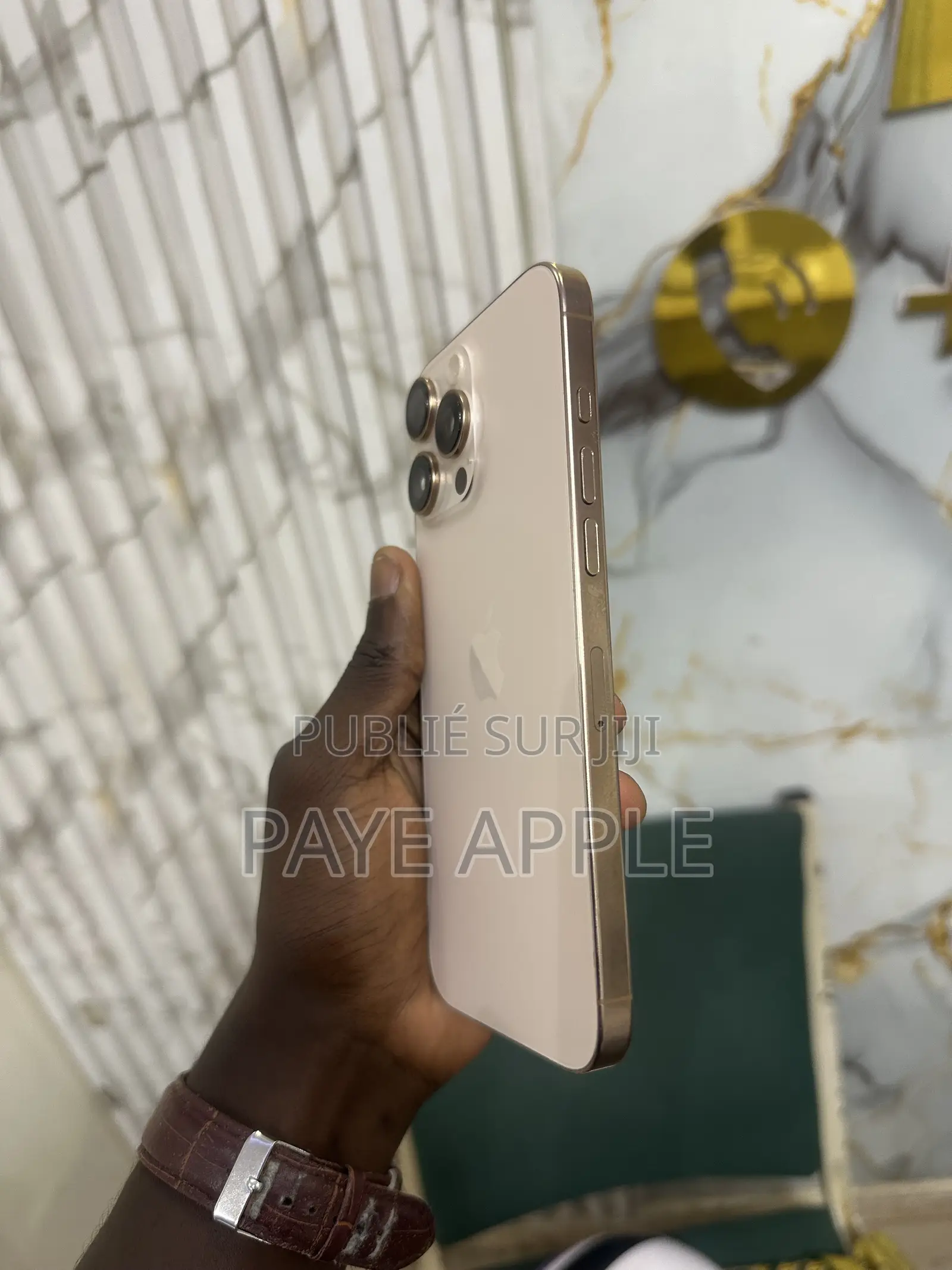 Nouveau Apple iPhone 16 Pro Max 256 GB Doré