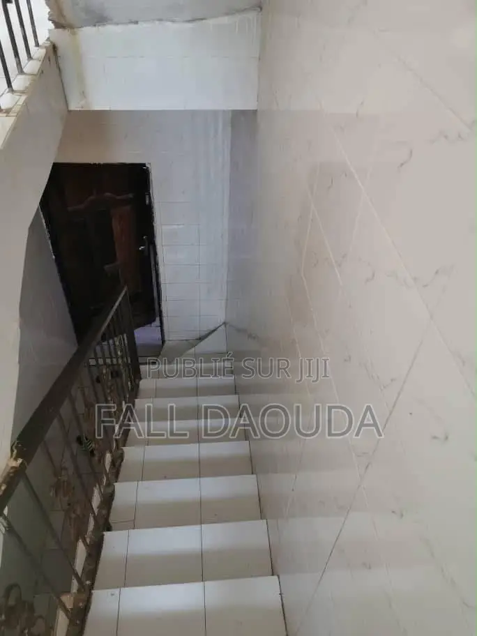 4chbre Villa dans Région de Dakar à Vendre