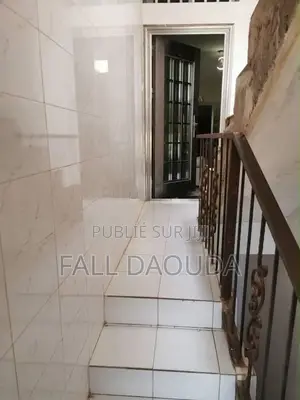 4chbre Villa dans Région de Dakar à Vendre