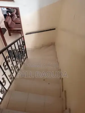 4chbre Villa dans Région de Dakar à Vendre