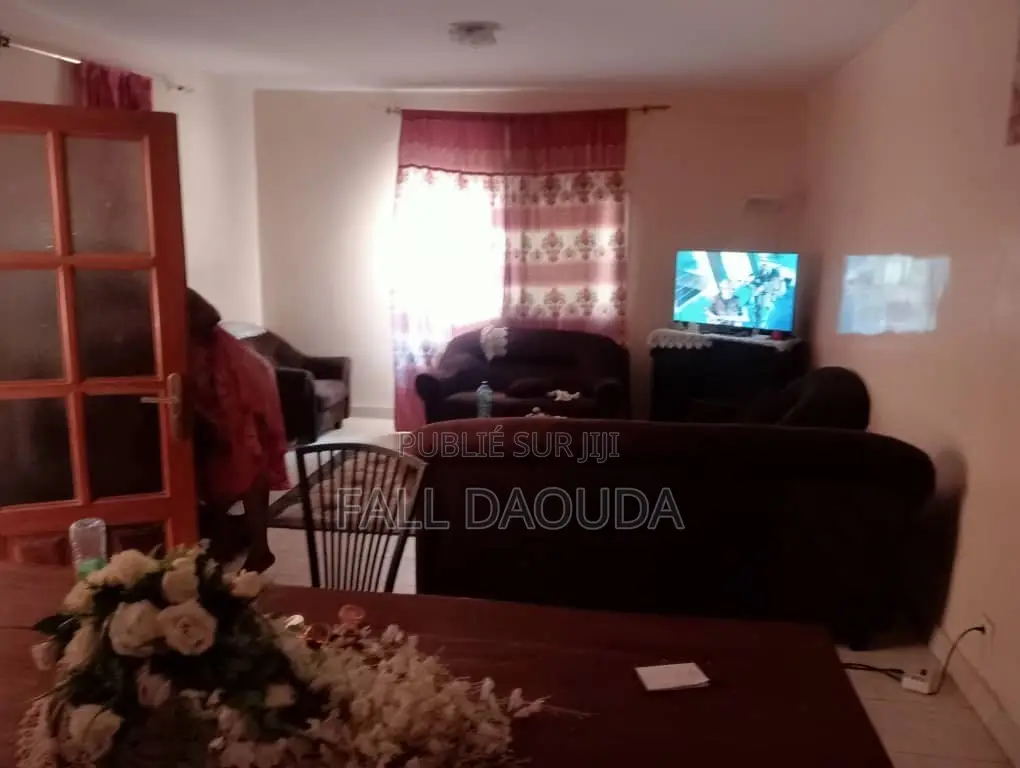 4chbre Villa dans Région de Dakar à Vendre