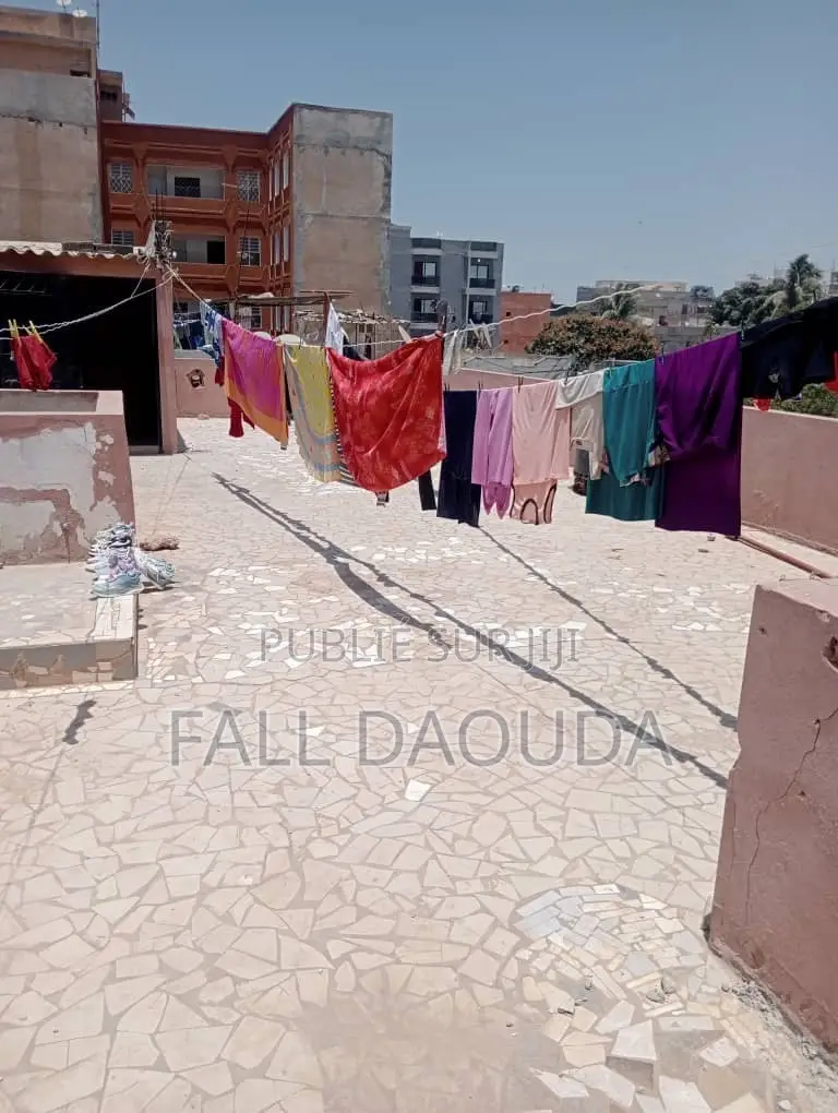 4chbre Villa dans Région de Dakar à Vendre