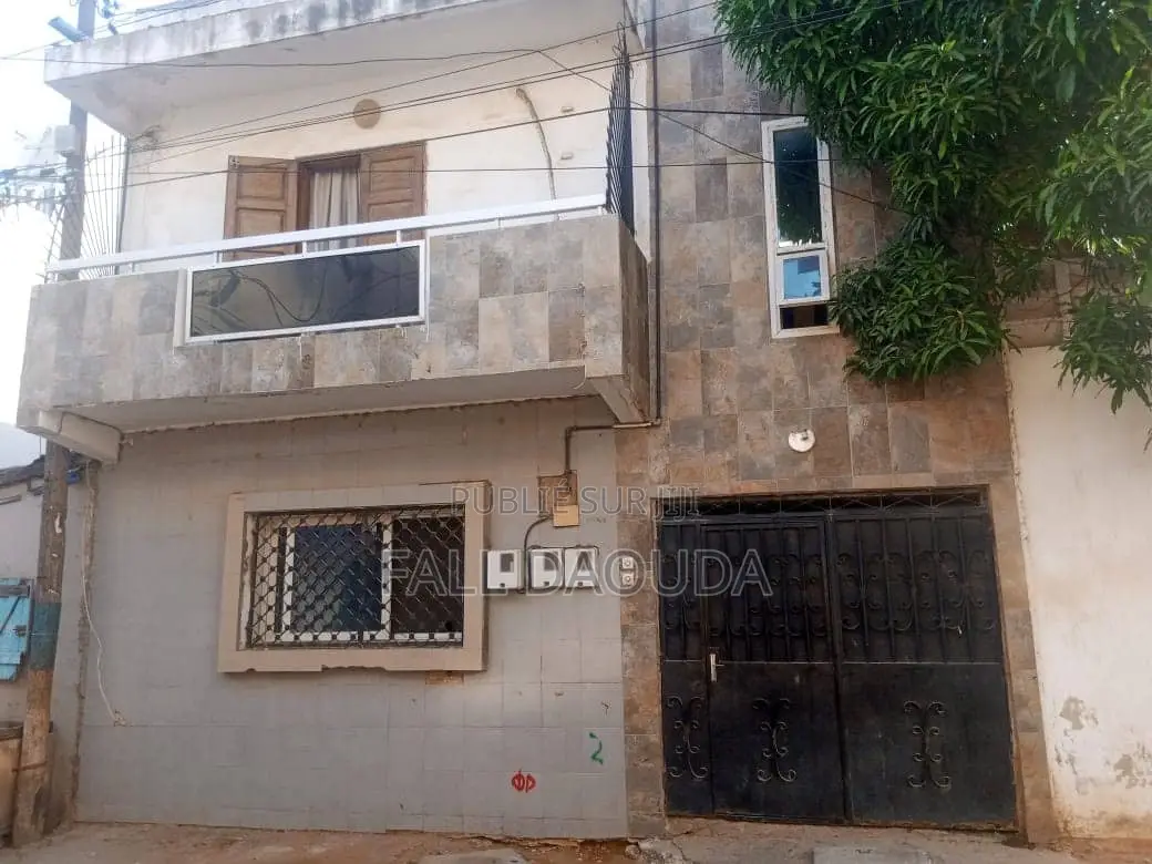 4chbre Villa dans Région de Dakar à Vendre