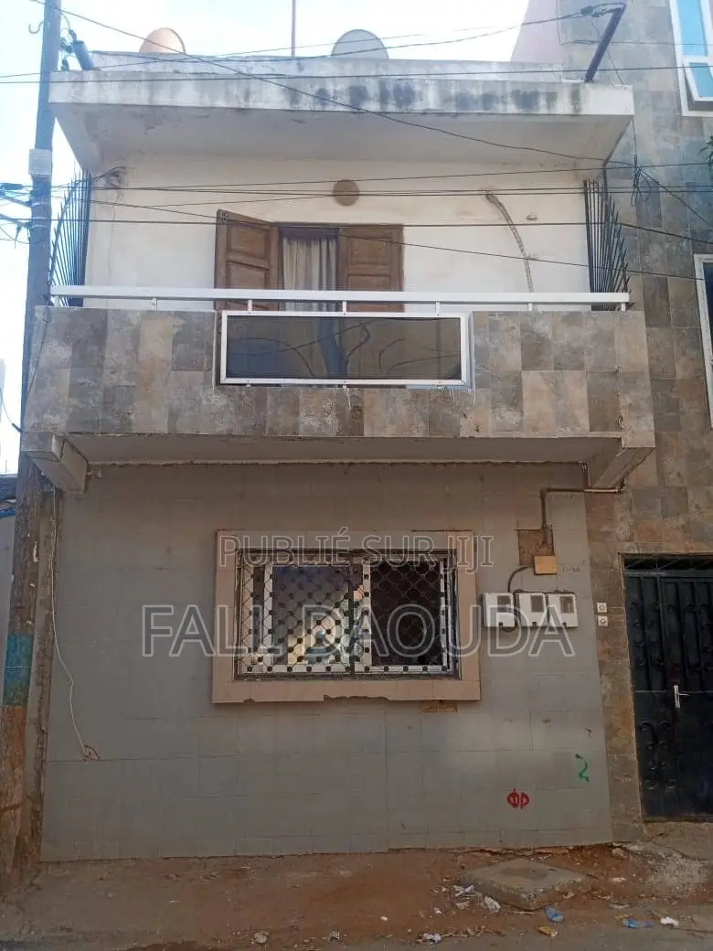 4chbre Villa dans Région de Dakar à Vendre