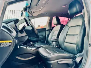 Kia K3 Base 2018 Gris