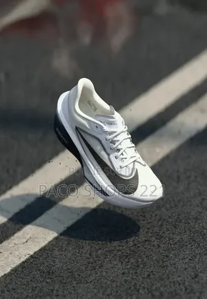 Running Nike Zoom Fly 6