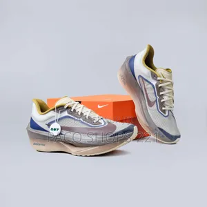 Running Nike Zoom Fly 6