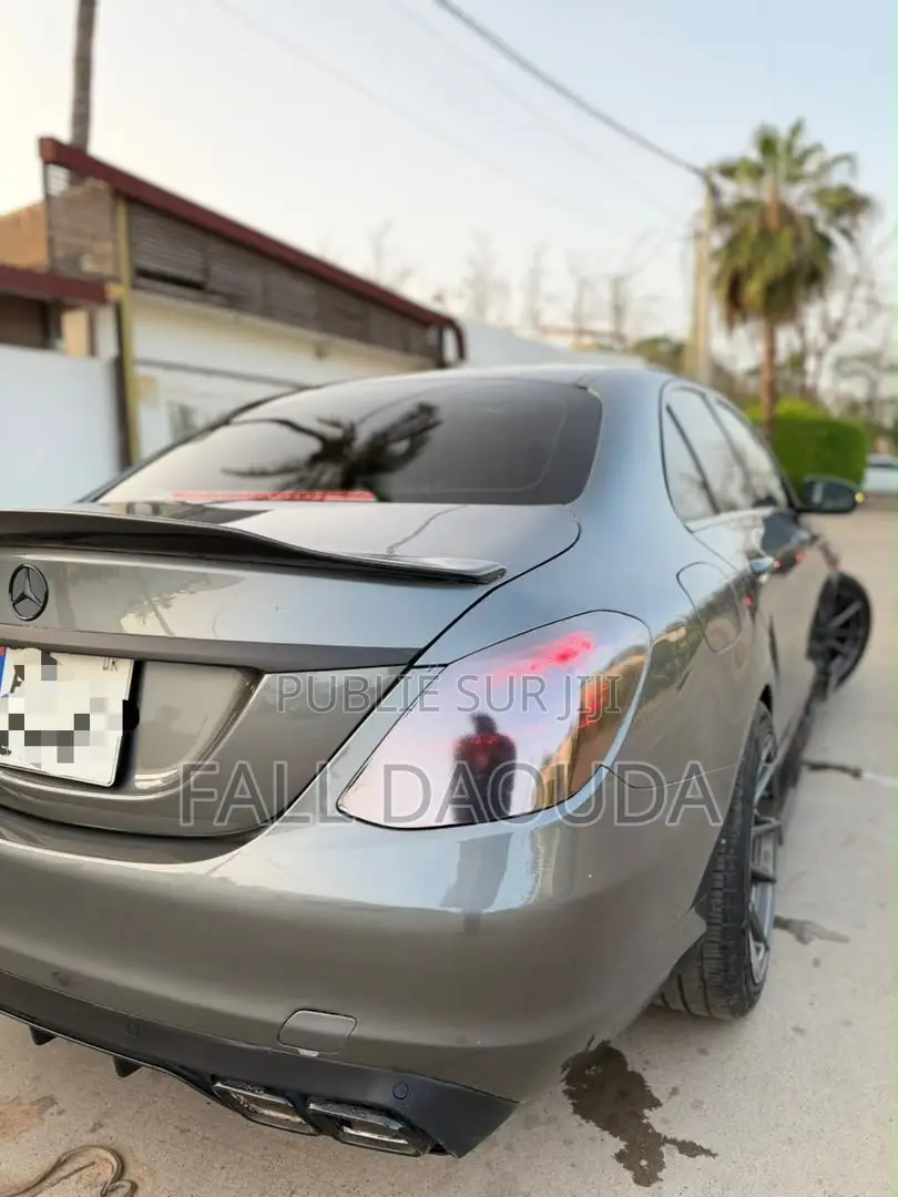 Mercedes-Benz C300 2016 Gris