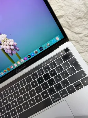 Nouveau Apple MacBook Pro 2017 8GB Intel Core i5 SSD 256GB