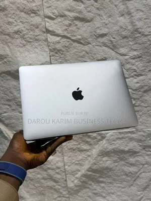 Nouveau Apple MacBook Pro 2017 8GB Intel Core i5 SSD 256GB