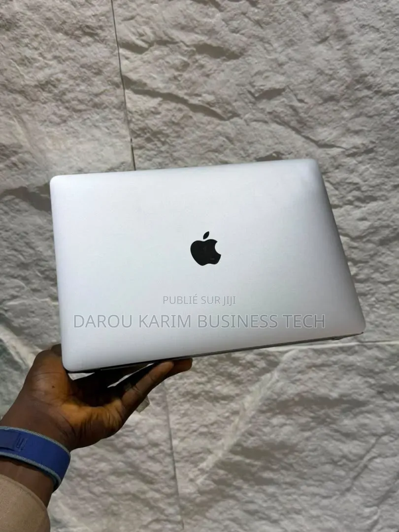 Nouveau Apple MacBook Pro 2017 8GB Intel Core i5 SSD 256GB