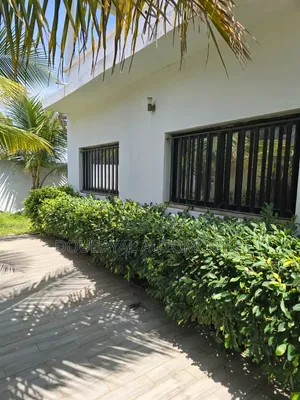 4chbre Villa dans Saly, Thiès Sud à Vendre