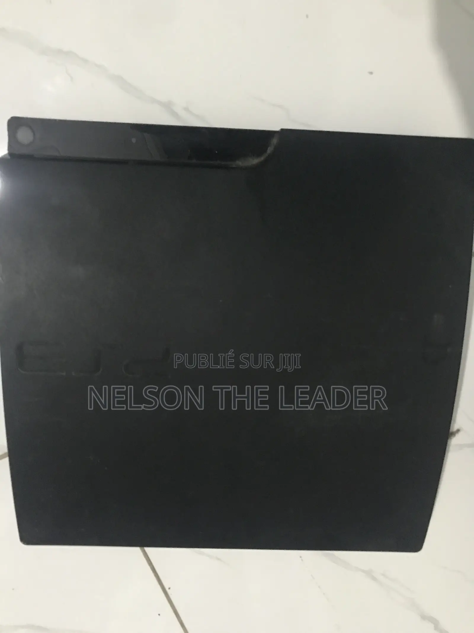 Ps3 Et Ps4 À Vendre ! Les Deux À 100.000franc