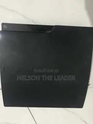 Ps3 Et Ps4 À Vendre ! Les Deux À 100.000franc
