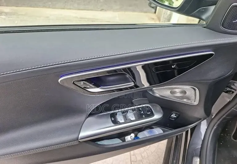 Mercedes-Benz C300 2024 Noir