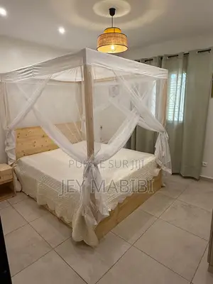 Meublé 3chbre Villa dans Thiès Sud à Louer