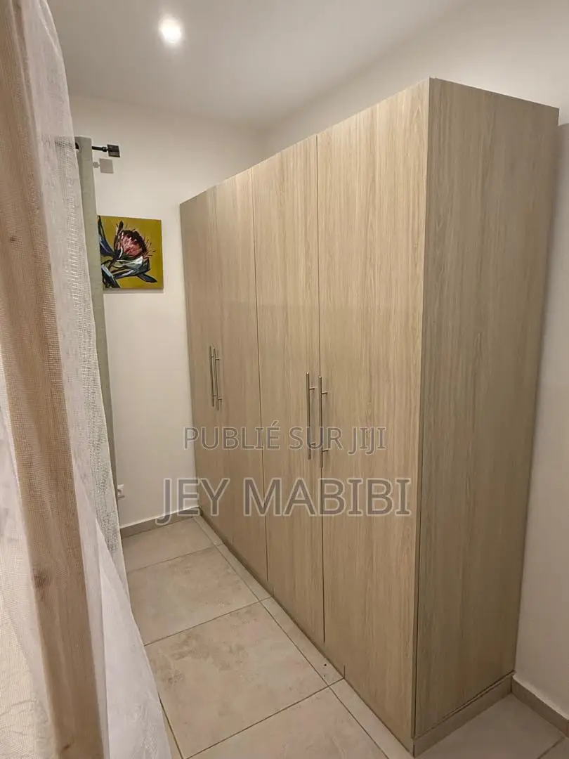 Meublé 3chbre Villa dans Thiès Sud à Louer