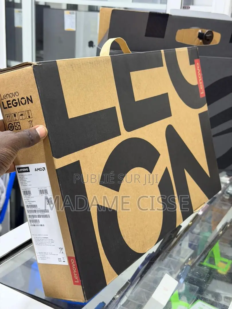 Nouveau Ordinateur portable Lenovo Legion 5 16GB AMD Ryzen 9 SSD 1T