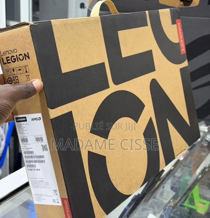 Nouveau Ordinateur portable Lenovo Legion 5 16GB AMD Ryzen 9 SSD 1T