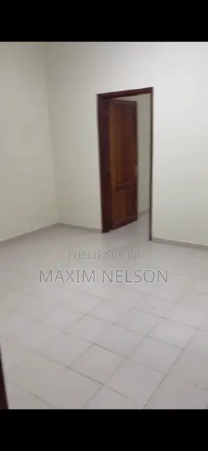 1chbre Studio dans Yoff à Louer
