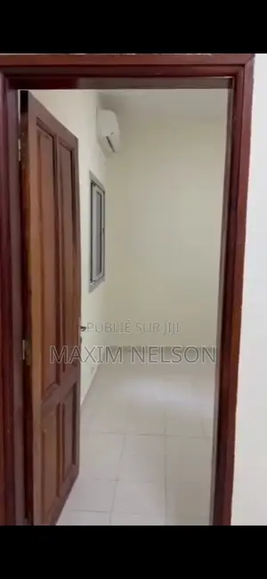 1chbre Studio dans Yoff à Louer