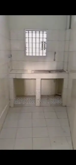 1chbre Studio dans Yoff à Louer