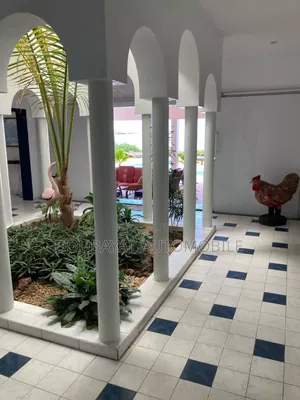Meublé 6chbre Villa dans Somone, Thiès Sud à Vendre