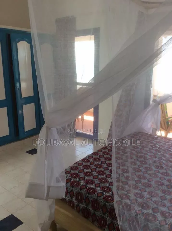 Meublé 6chbre Villa dans Somone, Thiès Sud à Vendre