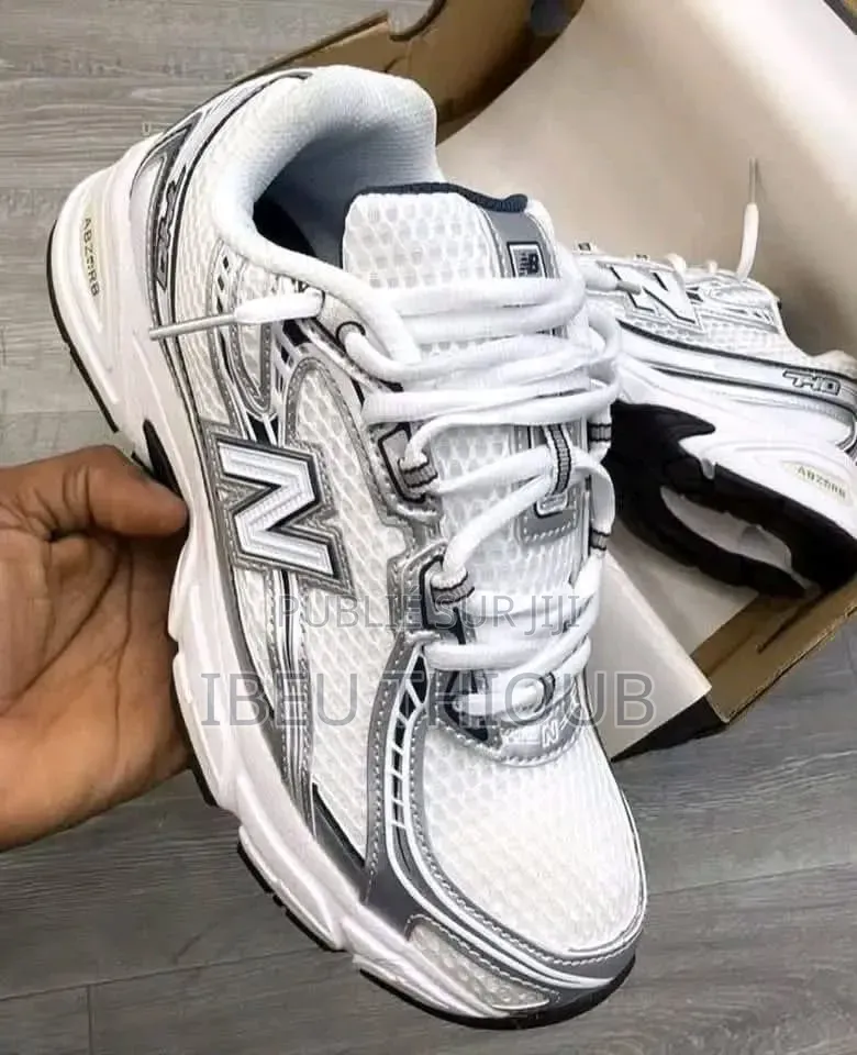 Vêtements De Marque Et Chaussures De Marque