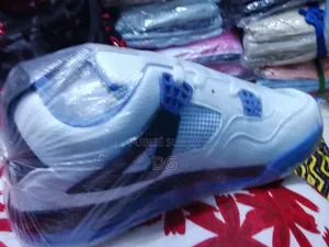 Air Jordan 4