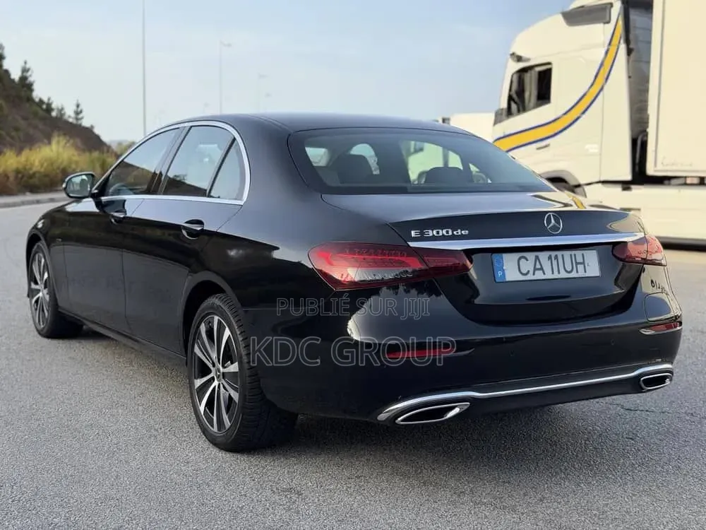 Mercedes-Benz 300E 2020 Noir