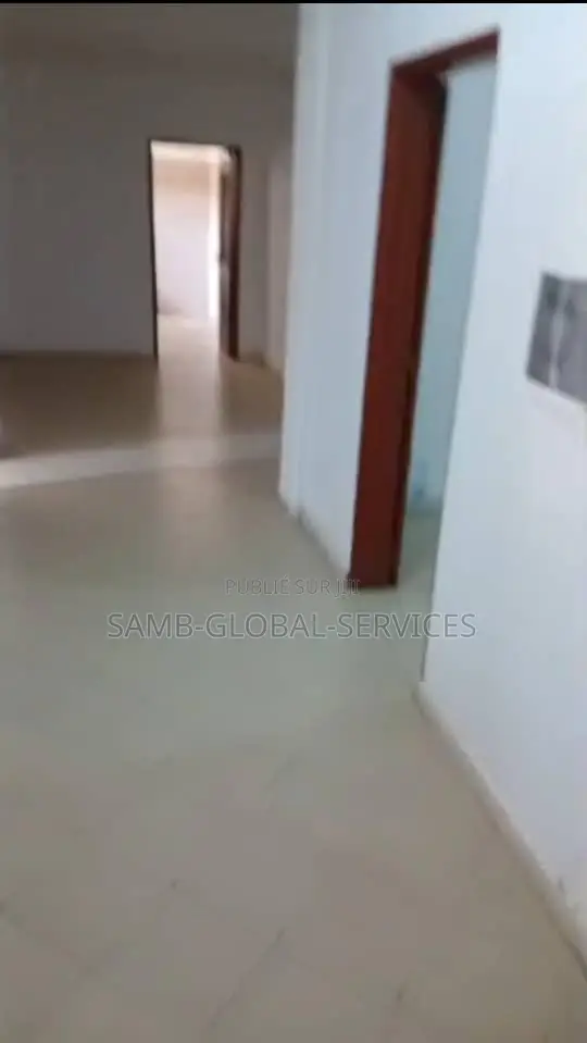 3chbre Appartement dans Ngor à Louer