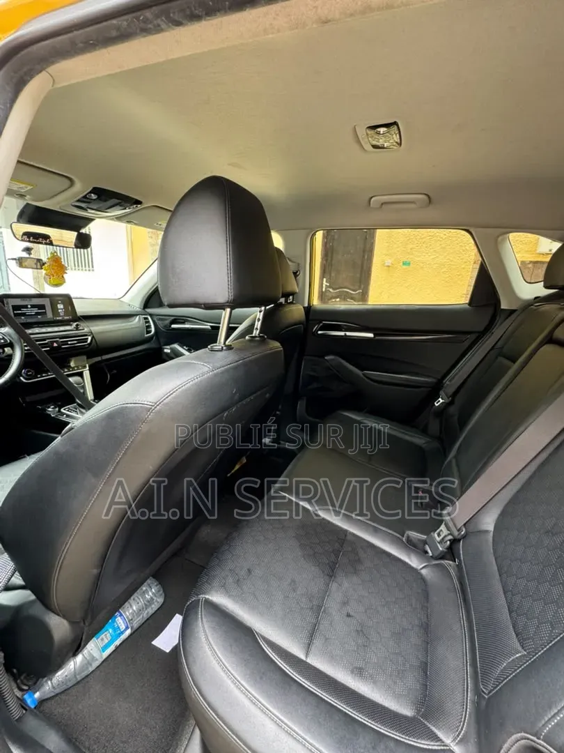 Kia Seltos 2021 Jaune