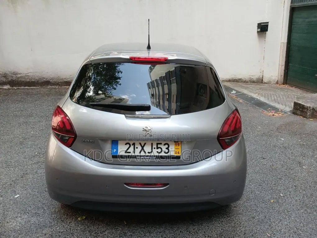 Peugeot 208 2019 Gris