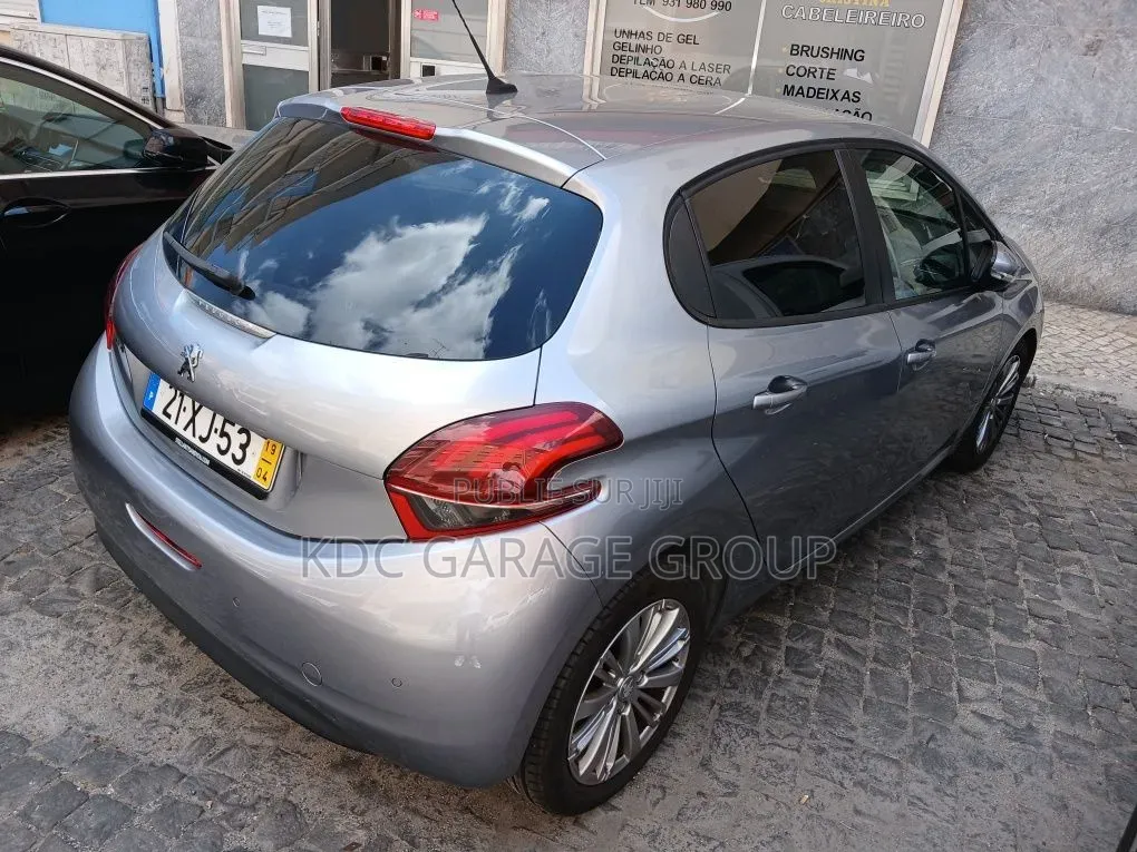 Peugeot 208 2019 Gris