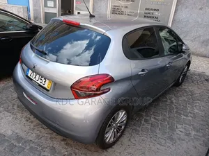 Peugeot 208 2019 Gris