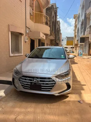 Hyundai Elantra 2018 Gris
