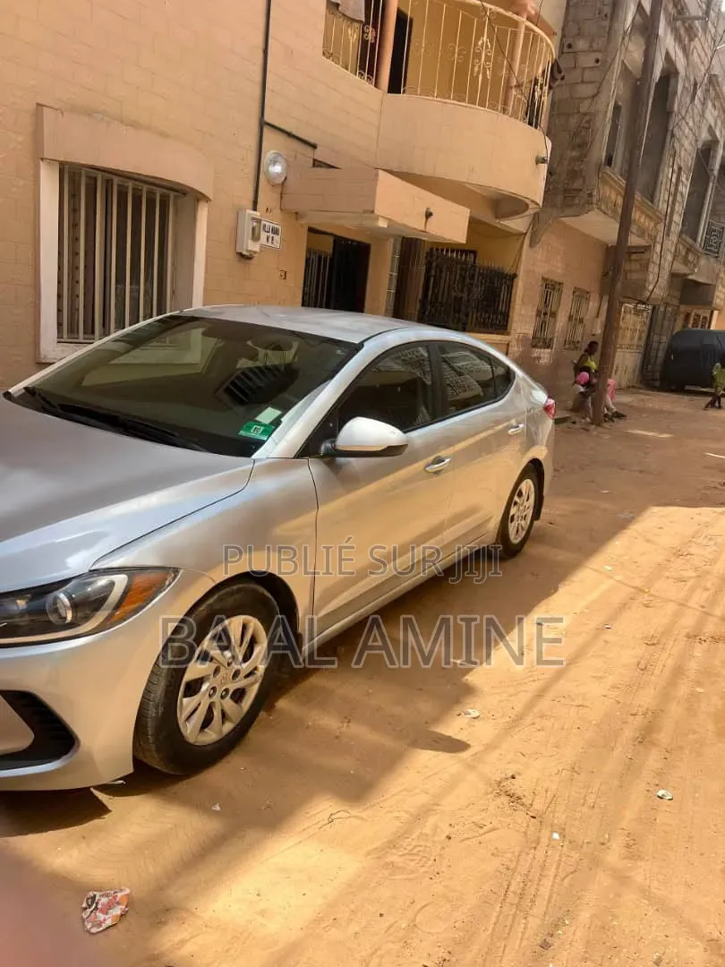 Hyundai Elantra 2018 Gris