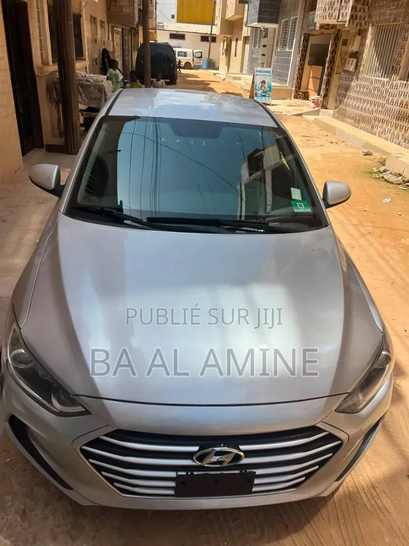 Hyundai Elantra 2018 Gris